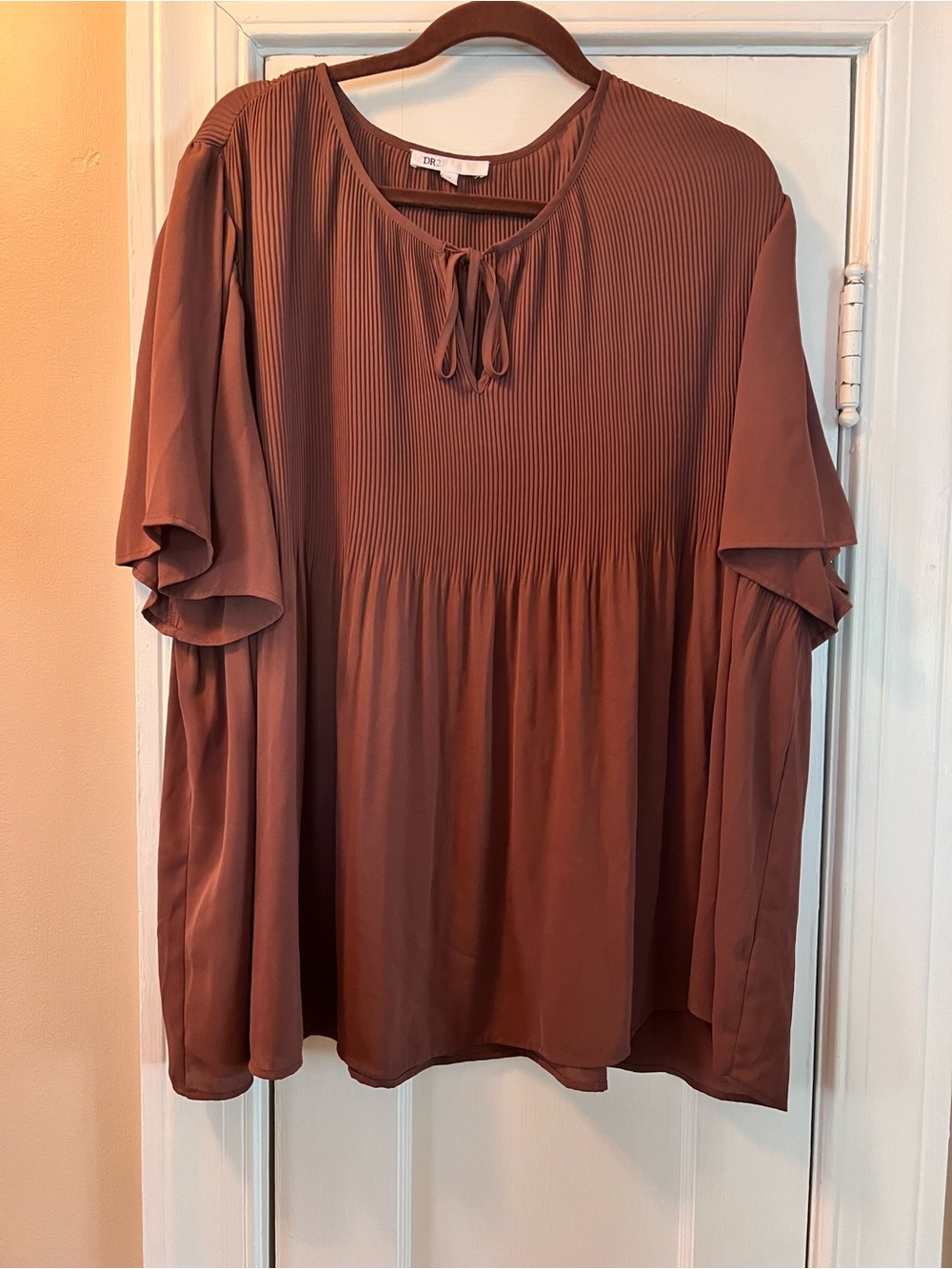Fluted Tie Neck Flowy Blouse